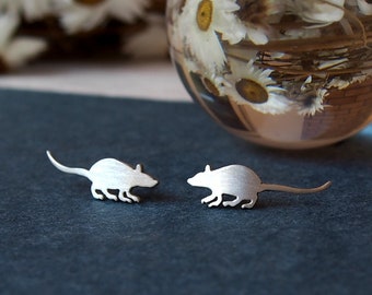 Pendientes de rata. Perno de plata esterlina. Año de la rata. Joyería del zodiaco. Regalo de rata. Joyería de rata. Pendientes de ratón. Animal chino. Año chino. Regalo de ratón