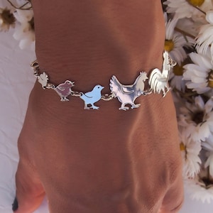 Encantadora pulsera de familia de gallinas: regalo perfecto para el Día de la Madre o para la familia. Diseño de gallinas y pollitos en cadena de plata. ¡Ideal para esposas o madres!