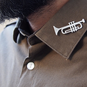 Trumpet pin.Sterling silver pin.Trumpet.Trumpet brooch.Lapel pin.Musical instrument.men wedding jewelry.Men gift.Hat pin.Boutonniere.Soul