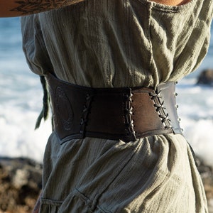 Ouroboros leather belt | Corset style belt | Waist cincher | Genuine leather | Fantasy Belt |
