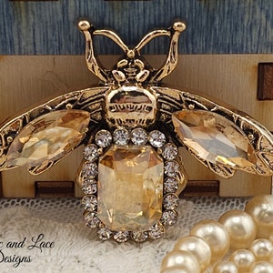 Champagne Bee Brooch Pin in Gold with Rhinestones (2"x1.5") (Q)