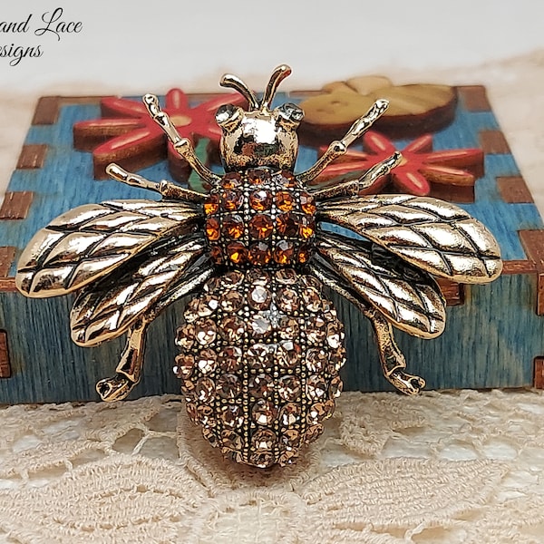 Brown Bee Brooch Pin in Gold with Champagne and Russet Colored Rhinestones (1 3/8" x 1 5/8") (K)