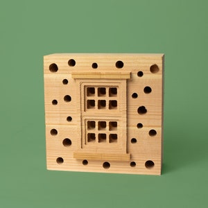 Bee Hotel Original 100% Recycled Kattenkwaad Design image 2