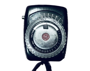 Vintage GE Light Meter for Vintage SLR, Rangefinder, TLR, and Other Film Cameras