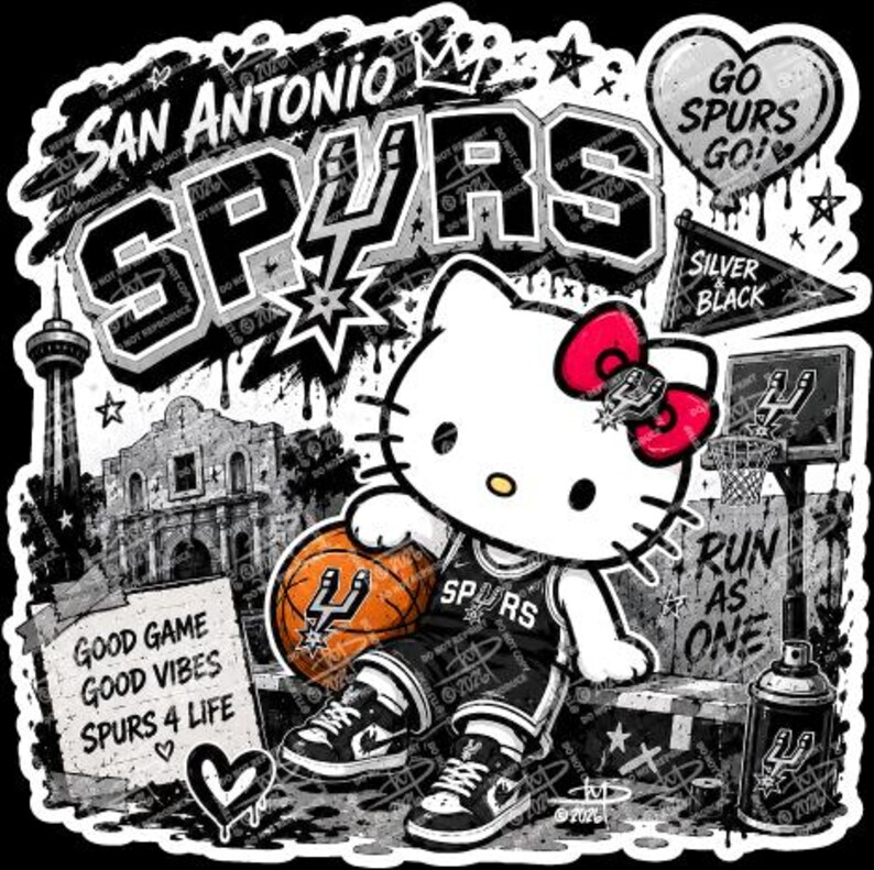 Puede incluir: Un gr&aacute;fico en blanco y negro con Hello Kitty con un uniforme de baloncesto de los San Antonio Spurs, sosteniendo un bal&oacute;n de baloncesto. La imagen incluye el texto "San Antonio Spurs", "Go Spurs Go!" y "Silver & Black".