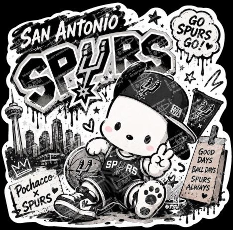Puede incluir: Gr&aacute;fico en blanco y negro con un personaje de dibujos animados con uniforme y gorra de los Spurs, sosteniendo un bal&oacute;n de baloncesto. La imagen incluye el texto "San Antonio Spurs", "Go Spurs Go!" y "Pochacco x Spurs."