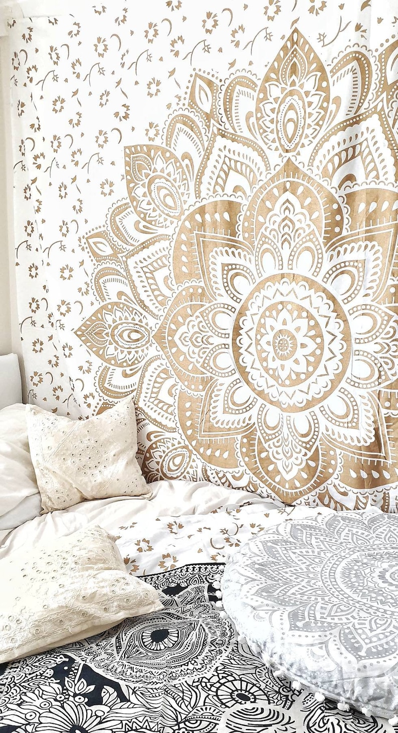 Silver and Gold Sofa Throw Double Bed Sheet Boho Picnic Blanket Garden Party Furniture Throw Large Bohemian Lotus Wall Tapestry