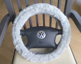 Capa de volante felpuda para carro: acessórios automotivos de pelúcia