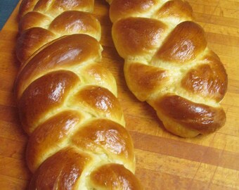 CHALLAH BREAD/  A Sweet Tasting Traditional Bread