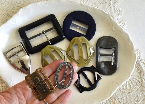 Lots of vintage belt buckles and belt straps Vintage Belt Buckles Ladies Belt Buckle Lot Assorted  main image 3