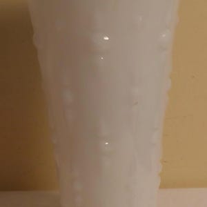 Vintage Anchor Hocking Milk Glass Pearl and Teardrop Scalloped Vase - 7&quot; Anchor Hocking Milk Glass Vase - Vintage Anchor Hocking Milk Glass