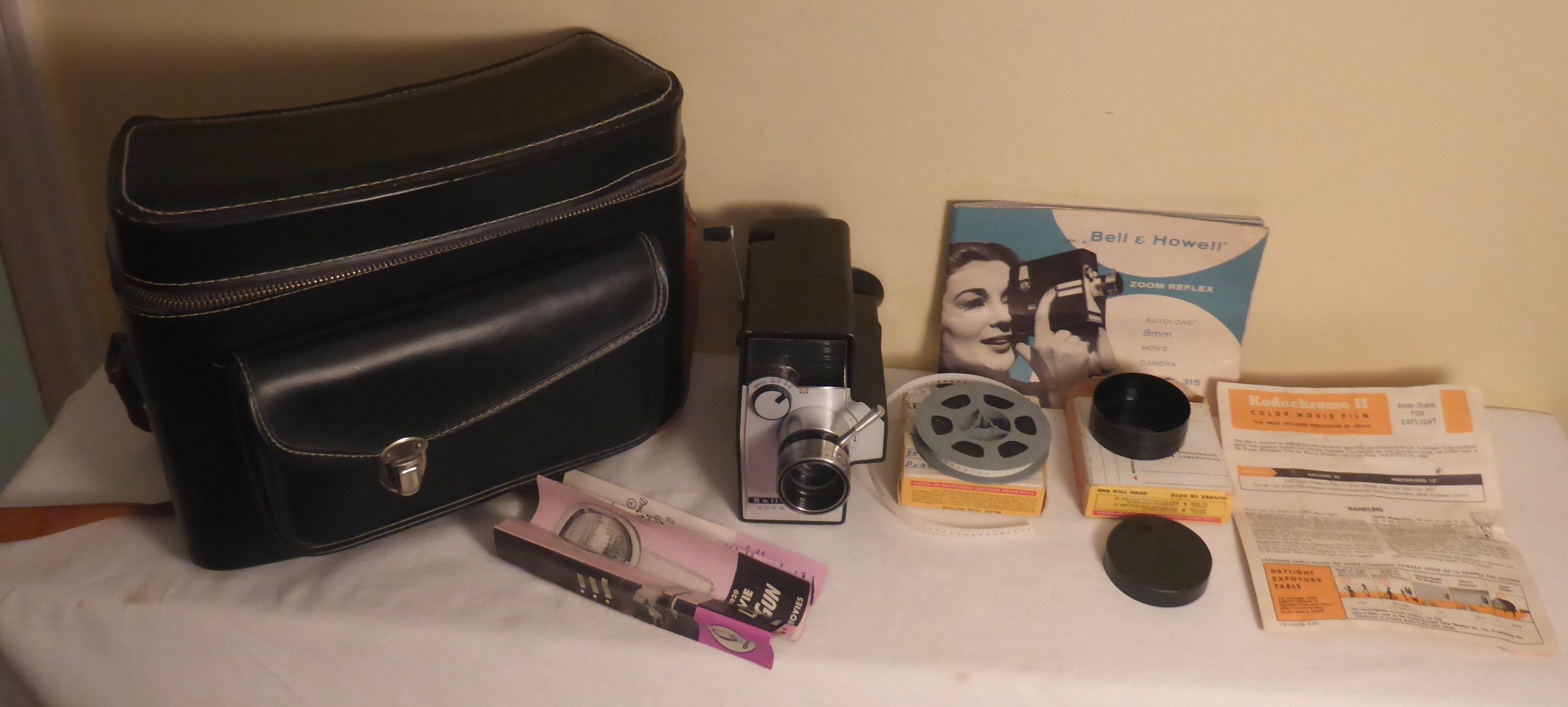 Appareil photo argentique Bell and Howell 492 8 mm testé
