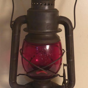 1930&#39;s Dietz Red Globe Railway Lantern - Antique Dietz Red Globe Barn Lantern - Antique Decor - Railroad Mania - Farm Decor - Cottage Decor