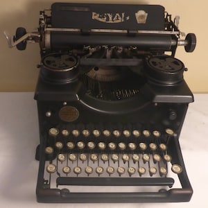 Antique Royal Typewriter - Early 1900&#39;s Typewriter - Antique Typewriter - Office Decor - Old Typewriter - 1914 Royal No. 10 Typewriter