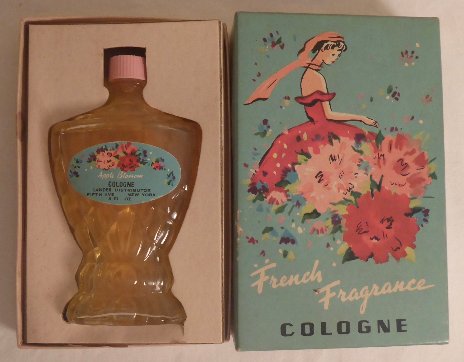 1940's Lander Distributor Fifth Ave. New York French