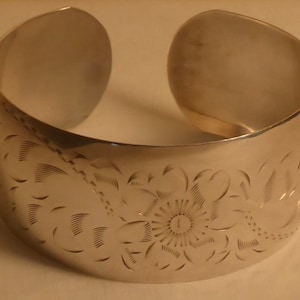 Vintage Sterling Silver 1&quot; Cuff Bracelet Floral Etching - Vintage Floral Etched 1&quot; Sterling Silver Cuff Bracelet - Sterling Silver Bracelet