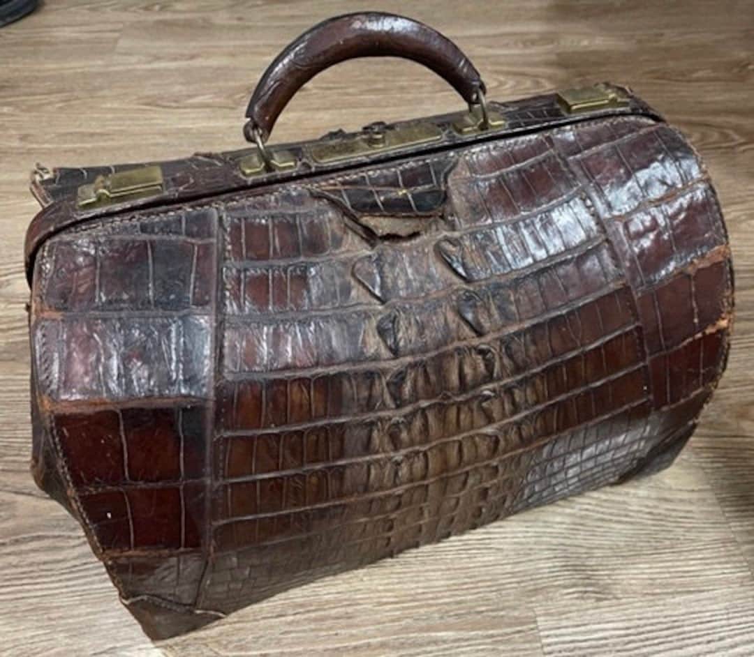 Bolso de médico antiguo de piel de caimán Maleta antigua de piel de  caimán Bolso de viaje de piel de caimán de principios del siglo XX 