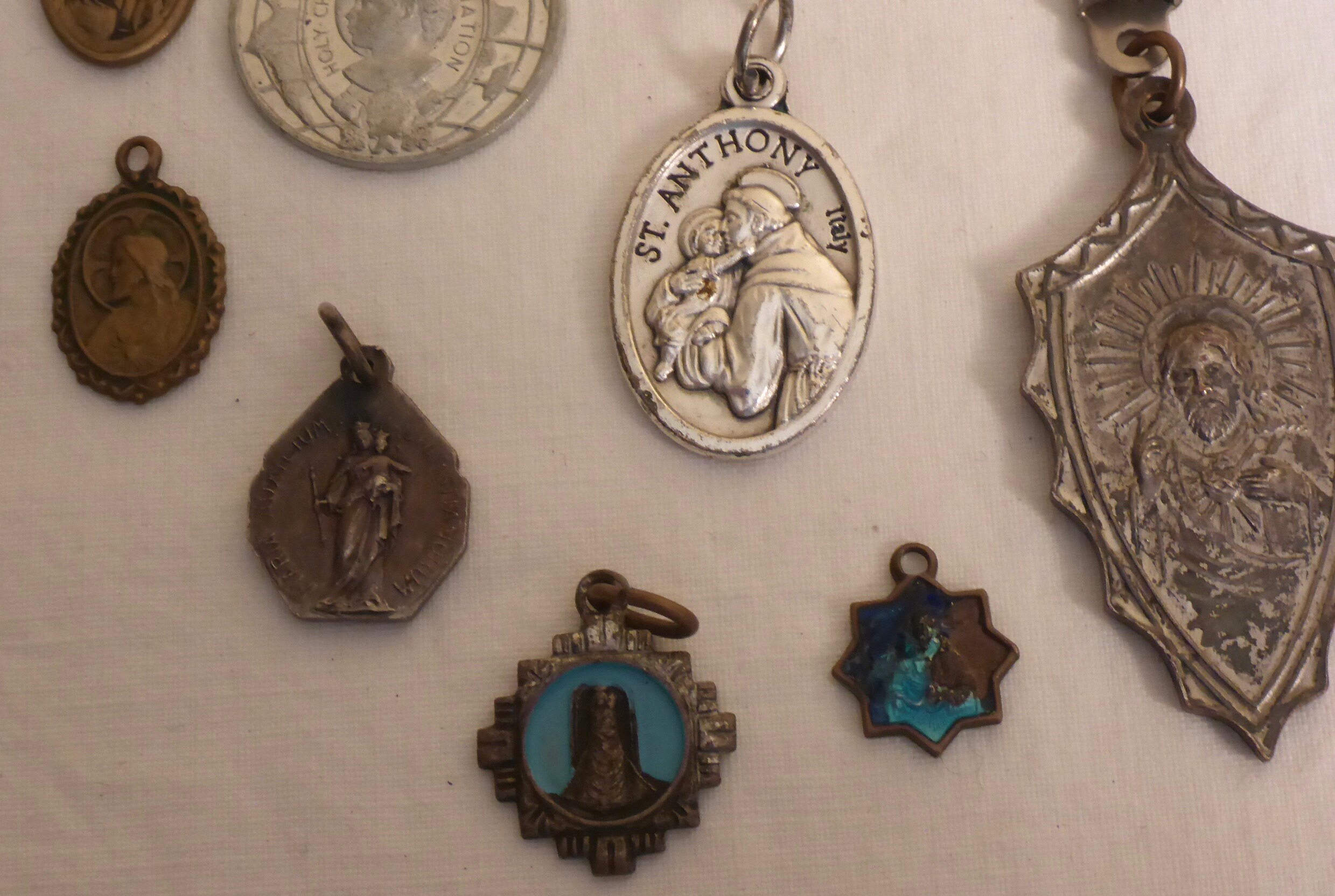 Lot of Vintage Religious Medals Lot of Vintage Reliquary Etsy