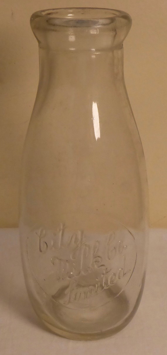 Riverview Dairy Caledonia HP Milk bottle Riverview Dairy Caledonia HP Milk bottle