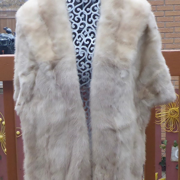 Vintage Real Fur White/Beige Shawl - 1960's Fur Shoulder Wrap - Fur Shawl - Vintage 1960's Fur White/Beige Fur Stole - Fur Stole