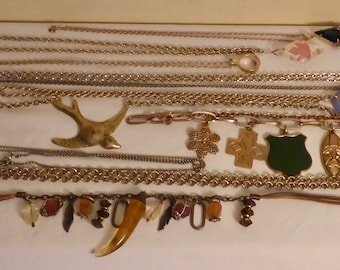 Lot of Gold Toned Vintage Necklaces - Vintage 1980's Gold Toned Necklaces - 1 lb Vintage Gold Toned Necklaces & Pendants