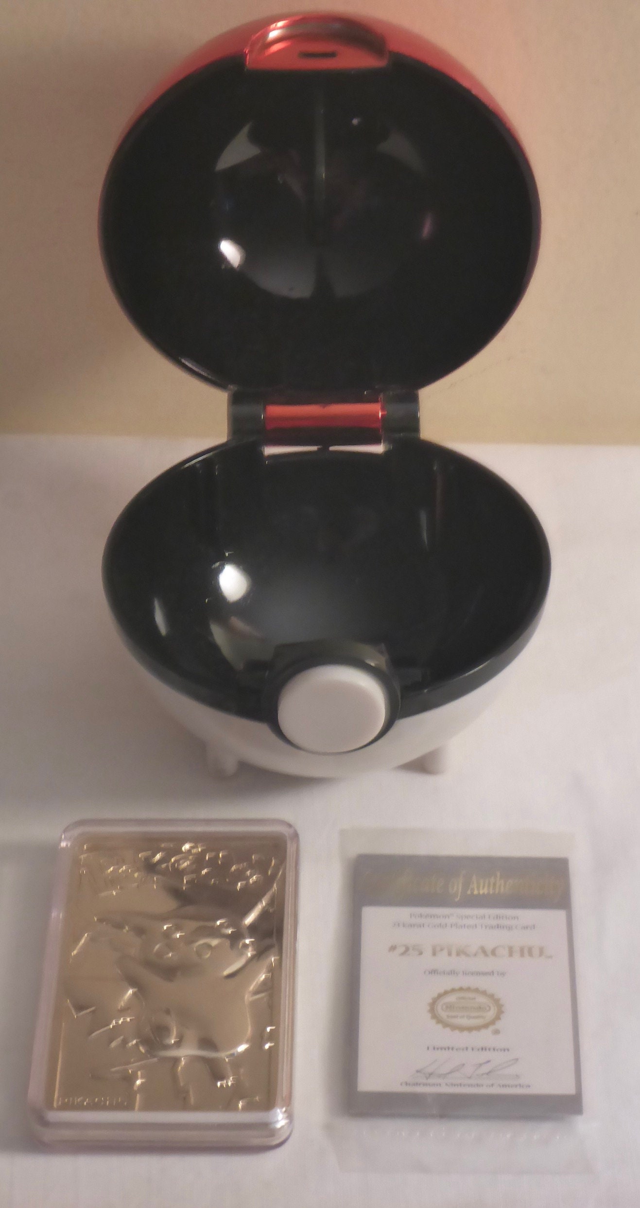 1999 Special Edition Pokemon Pikachu #25 23k Gold Plated Trading Card -  Collectible 1999 Nintendo 23k Gold Plated Pokemon Card in Case