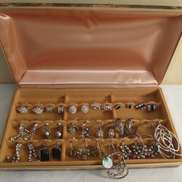 Vintage Mele Pierced Earring Jewelry Box with 17 Pairs of Vintage Pierced Earrings - Lot of Vintage Pierced Earrings in Mele Jewelry Box