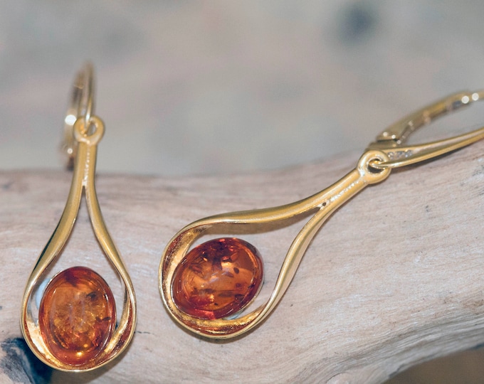 Amber & Gold. Baltic amber earrings. Gold earrings. Long earrings. Perfect gift for her. Amber jewelry. Handmade jewelry. Dangle earrings