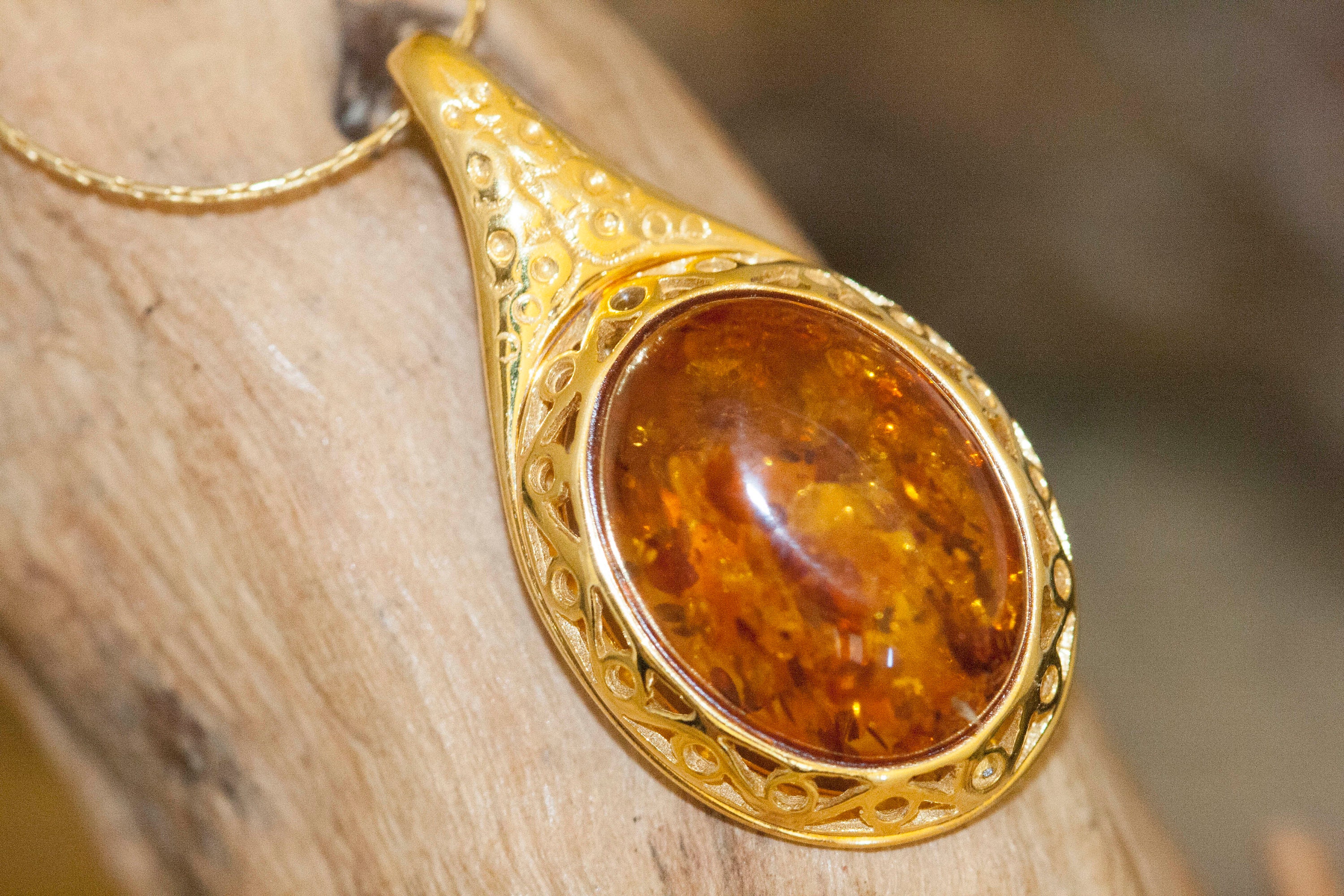 Amber & Gold. Baltic amber pendant, gold necklace. Perfect gift for her