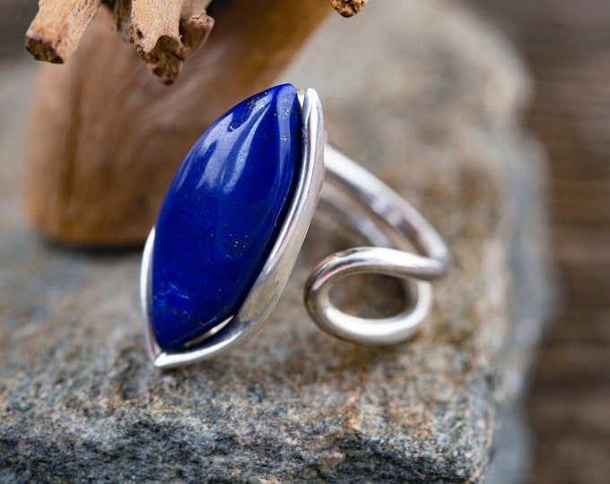 Lapis Lazuli Ring. Elegant ring. Unique ring. Lapis jewelry. Silver ring. Large ring. Genuine Lapis. Designer jewelry. Blue ring. Statement.