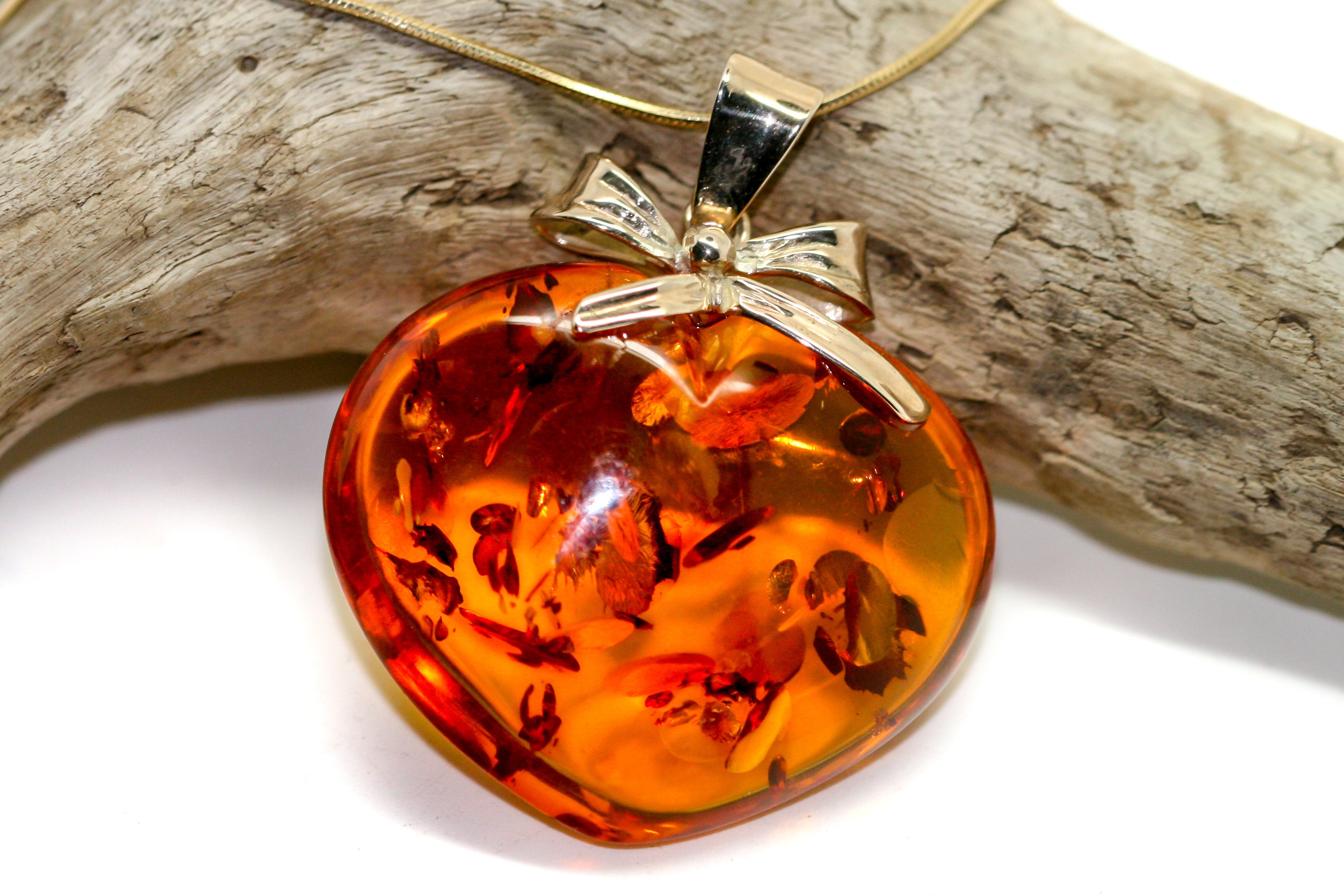 Baltic Amber Pendant in 9ct gold. Amber necklace, gold pendant. Baltic