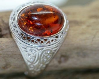 Baltic Amber Signet ring. Men signet ring. Sterling silver signet ring. Men jewelry. Men ring. Gift for him. Viking jewelry.