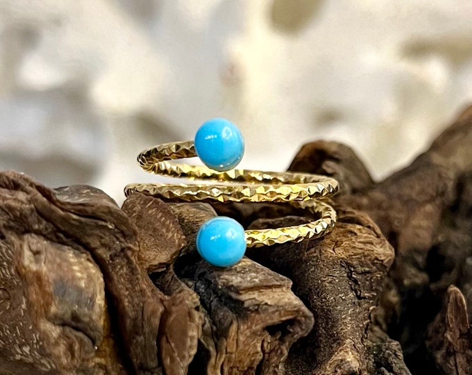 Turquoise ring.  Turquoise & gold. Unique ring. Artistic jewelry. Designer ring. Perfect gift. Elegant ring. Dainty ring. Unusual ring.