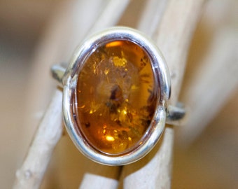 Baltic amber ring. Baltic amber & sterling silver. Unique ring. Statement ring. Contemporary ring. Gift for her. Elegant ring. Cognac amber.