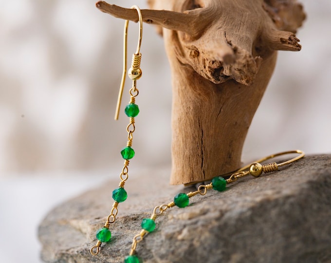 Green Onyx Earrings. Onyx & Gold. Onyx earrings. Faceted Onyx. Onyx jewelry. Green earrings. Green stone. Handmade. Contemporary. Natural.