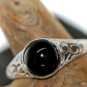 Splendid Whitby Jet ring. Sterling Silver Ring, Original British jewelllery. Contemporary jewelry. Perfect gift. Genuine Whitby Jet. Celtic