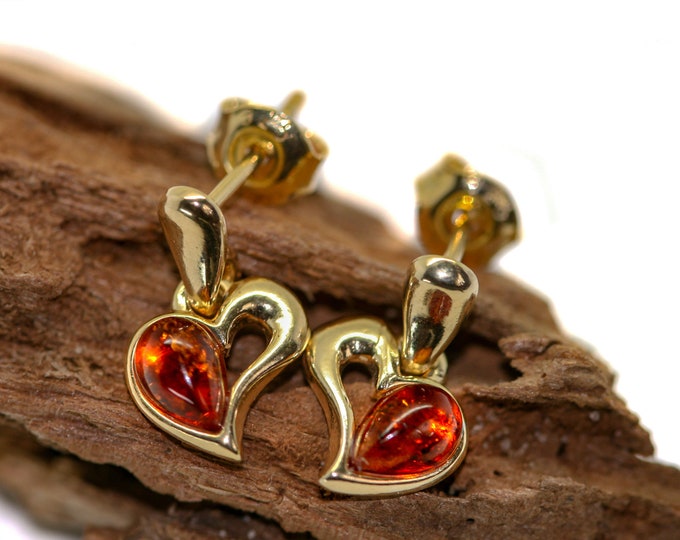 Amber & Gold. Heart shaped Baltic amber earrings, gold earrings. Valentine's Day gift. Amber jewelry. Handmade jewelry. Dangle earrings.