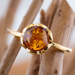 Baltic amber ring. Baltic amber & gold. Unique ring. Dainty design. Designer ring. Perfect gift. Elegant ring. Genuine amber.