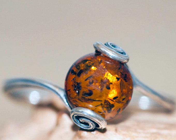 Baltic amber ring. Baltic amber in sterling silver setting. Celtic style design. Elegant ring. Medieval ring. Perfect gift. Handmade ring.