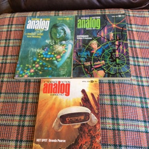 Lote de tres revistas analógicas de ciencia ficción vintage