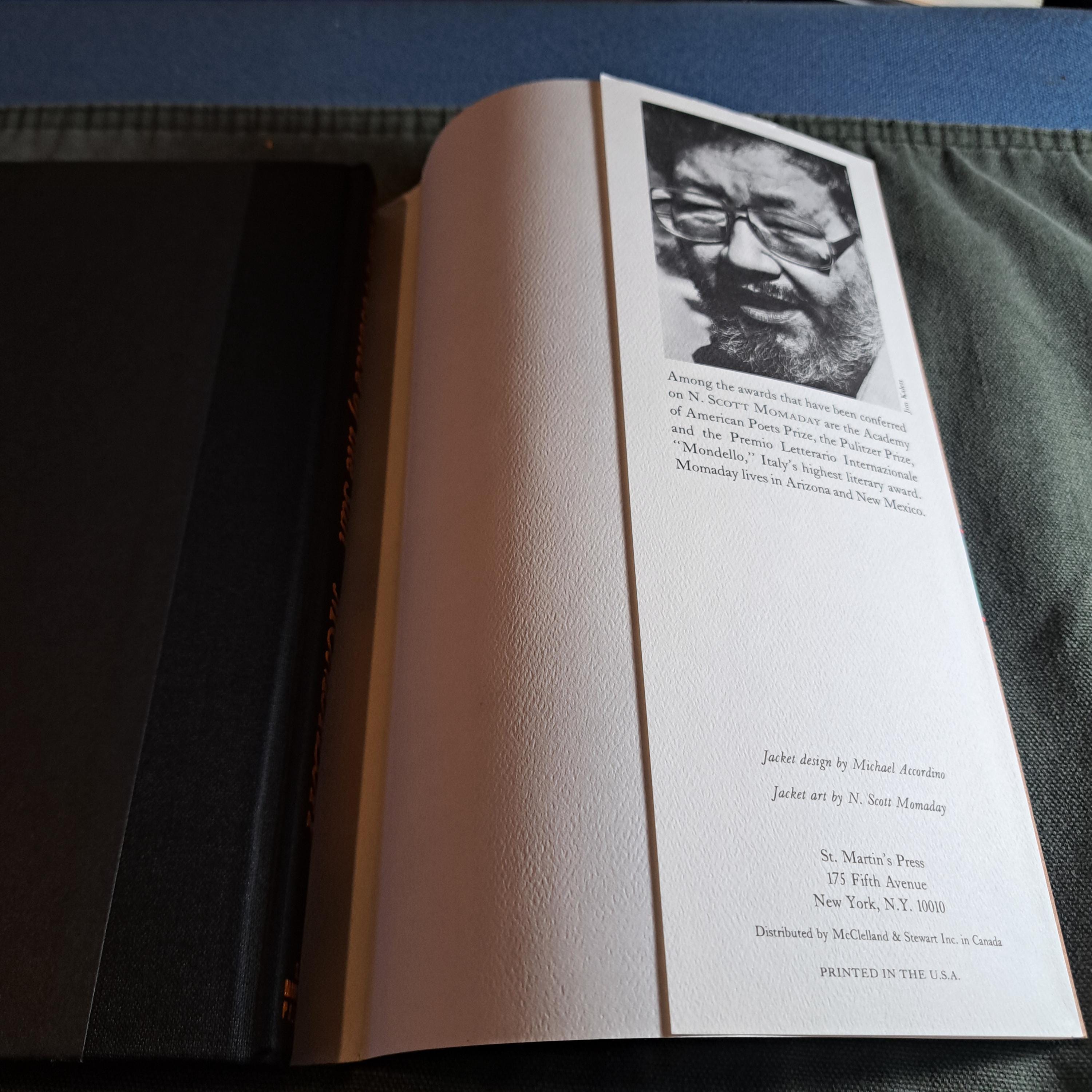 The White Masai 洋書　ハードカバー Amazon | The White Masai | Hofmann, Corinne, Millar, Peter | Travel