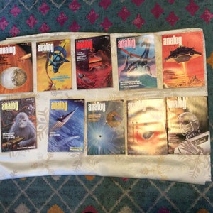 Lote de diez revistas analógicas de ciencia ficción, ediciones de 1975