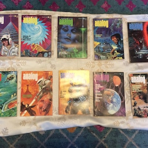 Lote de diez revistas analógicas de ciencia ficción, ediciones de 1974