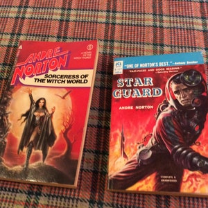 Lot of Two Andre Norton Paperbacks : Sorceress Of The Witch World and Star Guard