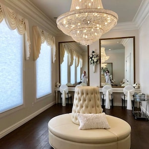 Circle bench couch bridal suite
