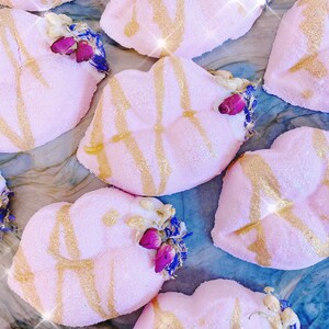 Handmade organic luxurious bath bomb lips rose garden self care bath bomb