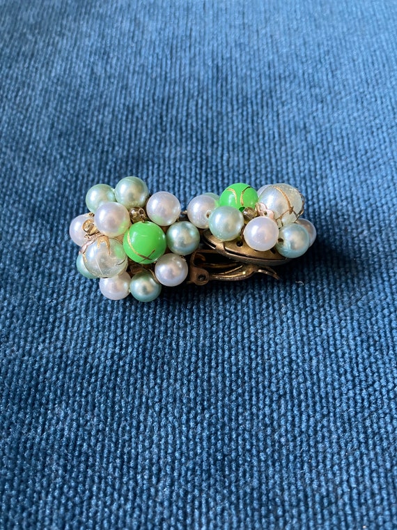 Vintage Cluster Made in japan Pearl Clip On Earri… - image 1
