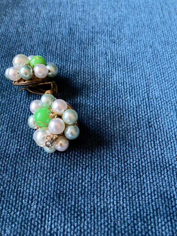 Vintage Cluster Made in japan Pearl Clip On Earri… - image 2