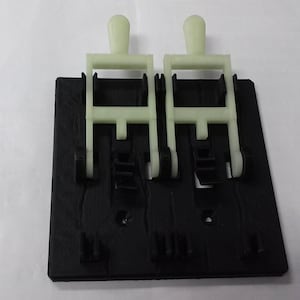 Gratis verzending in de VS - Frankenstein Light Switch, Glow in the Dark Color Knife Arms on Black Cover voor 2X Toggle