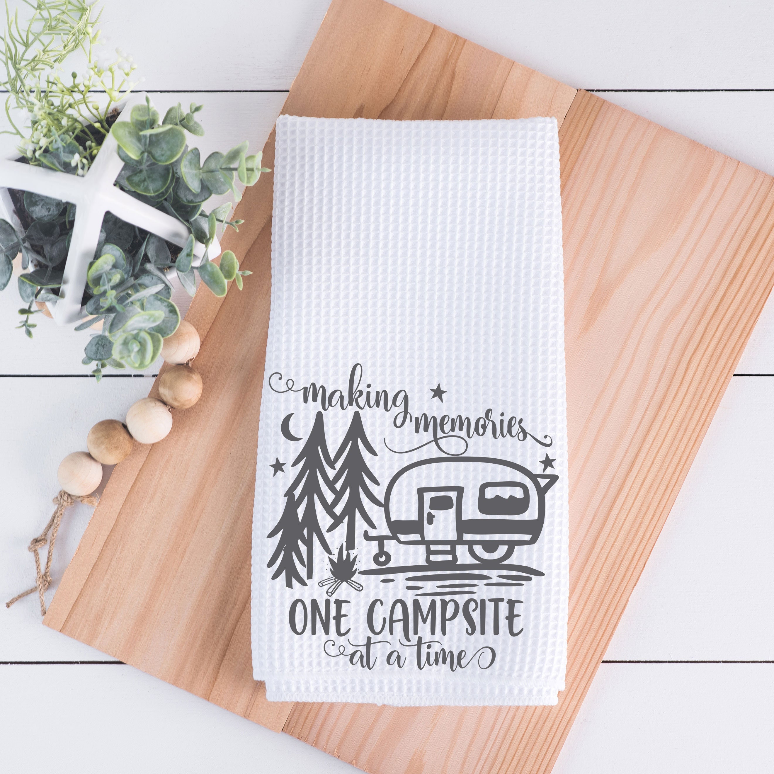 Lebsitey Camping Kitchen Towels Set of 4, Happy Camper Dish Towels Kitchen Hand Towels Kit Printed with Funny Sayings for Campers, Camping Tent Pine Tree